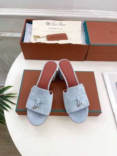 Loro Piana 乐悠翩雅 代购级别2025春夏新品 Summer Charms 经典金属吊坠羊猄面拖鞋 LP是意大利顶级奢侈品牌 低调奢华 设计都是一贯纯