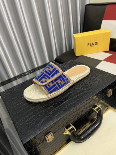 出厂价Pp： Fendi~芬迪拖鞋 男鞋高端品牌 官网1:1最新力作：原版开模定制，面料釆用进口原版材料制作，升级版大底，更轻便，市场顶级品质，简单不失品味，潮