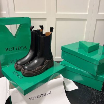 橙子出厂价 BOTTEGA VENETA 秋冬经典款 BV厚底中筒靴 烟筒靴 切尔西靴 真正的经典 永不过时 葆爹穿搭 时尚最前沿 跟高：5.5CM 码数：35