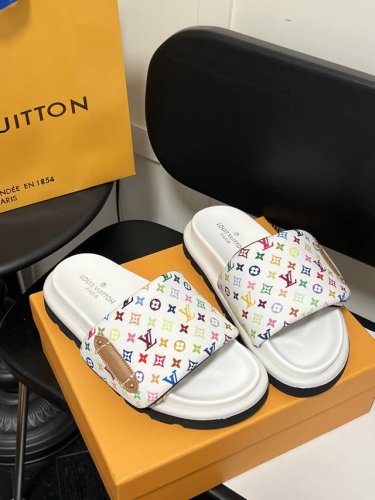 橙子出厂价p louis Vuitton 路易威登 Lv新配色 休闲魔术贴拖鞋 平底凉拖 情侣款 pool pillow Comfort 必入系列 魔术贴高级慵