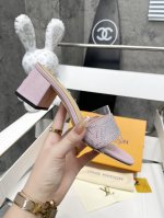 独家顶级版本 LV驴牌vs春夏巴黎代购最新爆款凉鞋系列 透明胶片织绒烫钻凉拖 法国代购新款驴牌，春夏首选，最新款法国卖爆了，原版ZP一比一打造，原版开模，时尚芭