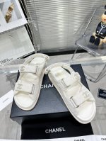CHANEL春夏经典款！ 沙滩鞋全网爆爆爆！专柜最新款，全层奢侈真皮大底，原版材料！环保羊皮里！真皮大底，欢迎对比！ 码数：35-40 41定做不退不换