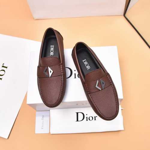 羊里 品质 DIOR 迪奥最新报到 实拍爆卖豆豆鞋DIOR 新款豆豆鞋比利时籍设计师Martin Margiela出任古奇鞋履设计师 y魅力十足 奢华风格绅士鞋