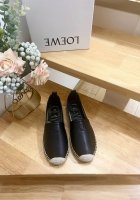 loewe罗意威 代购级 秋冬新款渔夫鞋，舒适轻便百搭，采用超甜马卡龙色系，这款单鞋采用高端牛皮面料制成，饰有3D工艺细节设计，少女糖果色，在炎热的夏季来临之际