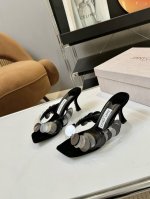 price: 品 牌： Jimmy Choo25春夏 Jc新款珠片方头夹脚猫跟拖鞋！ 鞋面采用透明珠片面手工精心制作尽显时髦优雅气质，令脚下每一步都散发迷人魅力