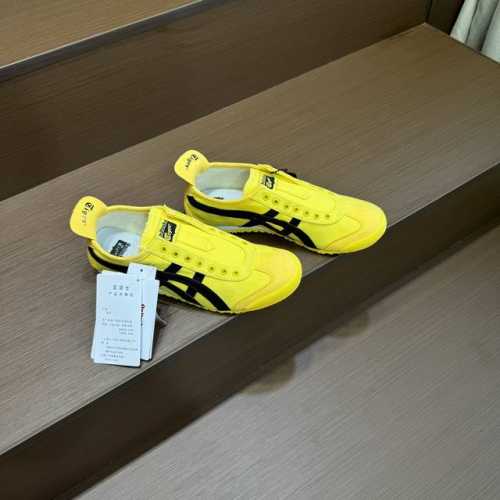 Onitsuka Tiger Mexico 66 Paraty 百搭单品板鞋 MEXICO 66是鬼冢虎旗下最经典的款式，李小龙最喜欢的一款训练鞋休闲鞋！鞋身特