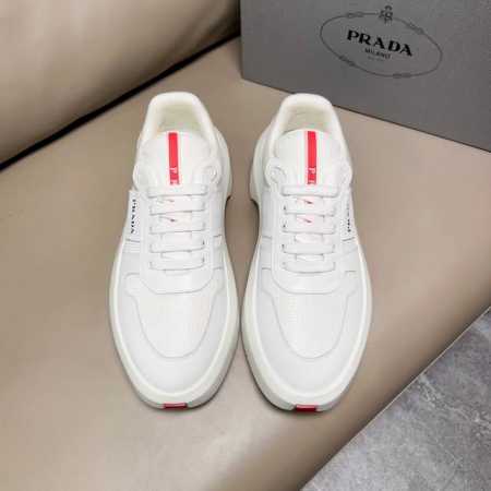 Prad* 男士拼接厚底休闲运动鞋 ，采用头层牛皮制作，款式时尚大方 配牛皮脚垫棉内里 柔软舒适透气 贯穿式红标4.5Cm橡胶厚底 品牌logo压纹字母点缀鞋侧 - 点击图像关闭