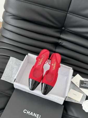 Chanel 经典Slingback后空凉鞋 前几年一直在做这个款 今年我们还是重新购版，再次精细Copy。 发现新版面的鞋面线条和形体舒适度都做了微调！ 这个 - 点击图像关闭