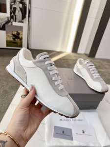 bc礼物早春新品]Brunello Cucinelli 女士小牛皮拼接休闲运动鞋 舒适百搭 装饰镶珠运动鞋 鞋面：一比一复刻高丝光、牛皮拼接特殊材料 搭配五金链