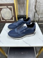 阿玛尼-Armarni 夏日男士最新休闲板鞋新款上市啦、真皮内里进口原版大底、完美造型顶级品质鞋面logo显得鞋型饱满立体感十足，舒适透气超级百搭 高档不失品味