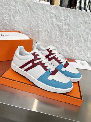 顶级版本 2025Ss HermèS 爱马仕 早春新品 Kiddy兔系带休闲运动鞋 饰有标志性“H”细节 设计简约流畅 超前时尚 简约高级 随意搭配 上脚非常轻
