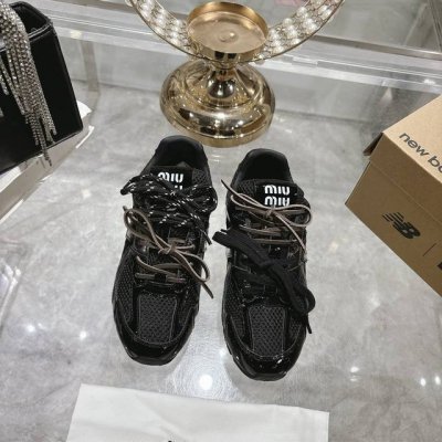出厂单鞋 New 新款新色Balance530联名款25Ss春夏新款 超级大热门 无论你如何穿搭请都不要放过这一双530系列的运动鞋 非常好搭配 洋气到不行 时