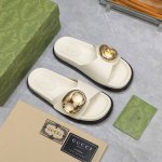gucci高端精品 古驰仲夏系列新品金色船锚链沙滩凉鞋拖鞋顶级代购品质！原版1:1复刻，毎个细节皆经过精心打磨细腻制作.可与Zg对比如一，无二品质！ 作为20世