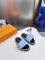 橙子出厂价p louis Vuitton 路易威登 Lv新配色 休闲魔术贴拖鞋 平底凉拖 情侣款 专柜同步更新 鞋面采用独一无二的驴家独特面料 面料轻盈透气 超
