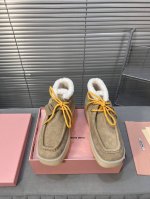 Miu Miu 缪缪新款方头保暖羊毛厚底英伦风系带休闲鞋 此刻挚爱的概念，多元对撞，传达现代风格~ 怎么穿都好看今夏时髦精最爱 看起来不怎么舒服 上脚超级舒服