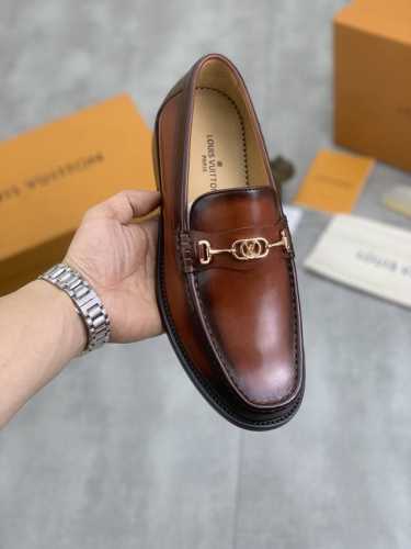 出厂价Pp 实价 Louis Vuitton 水染牛里 原单 新款Lv路易威登 * 顶级版本 Lv经典皮鞋！选用进口原版小牛皮 原版真皮边条拼接耐磨橡胶大底！高