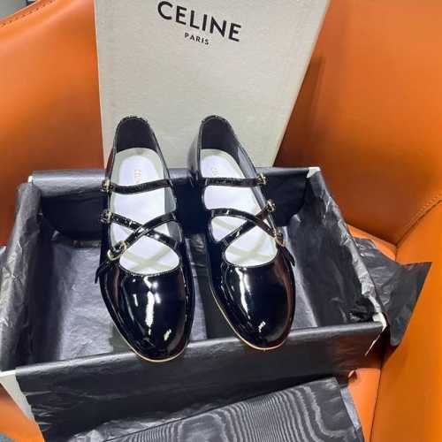 工厂直销 Celine年度最爱一双平底绝美爆款拖鞋 专柜 正品级 版本！！ 这一季小香新款真的太好看了， 真的一眼爱了 经典的搭配，真的超级有个性！ 复古又时髦