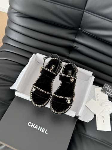 Chanel 25C春夏新款全系列链条拖鞋全系列首发 专柜有的我都有！高版本高品质鞋面牛皮 原版面料 内里羊皮 原版大底Size:35-39 其他码数定