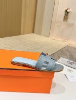 爱马仕Hermes，真皮大底 出厂价 顶级版本！原版开发 鞋面：牛皮 内里垫脚 羊皮 大底：意大利真皮大底 码数：34-43注 34 41 42 43 码定做