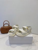 dior 迪奥25Ss 沙滩鞋 经典巴黎刺绣鞋面 颜色百搭 3Cm增高鞋底 火爆整个夏季 Size 35-40原盒配备包装