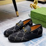 工厂价 Gucci 古奇 新款上市官方专柜同步推荐经典款专柜品质，质量保证，做工精细头层采用意大利进口刀割牛皮，奢华进口水染牛皮内里橡胶耐磨防滑耐磨组大底上脚柔