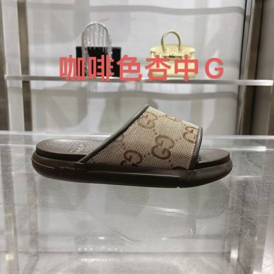 gucci］ Size：40-46 2025古奇男士新款夏季新款男款一脚蹬凉拖鞋 该单品的灵感源自意大利海岸的夏季精神和海滩俱乐部，是 Gucci Lido 的