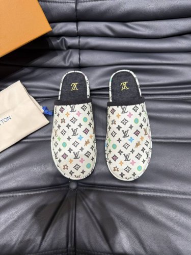 OUIS *UITTO* 新品男士拖鞋，1:1高端品质，休闲阳光宽松舒适型，最高版本高品质精品，经秋必入哦！码数：38-44