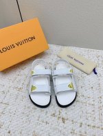 出厂 高版本 Louis Vuitton 路易威登 最新时尚休闲半凉鞋～代购级当季最新潮品 众多博主纷纷种草，入购原版开模定制 镂空组合设计与应用语言学硕士专业
