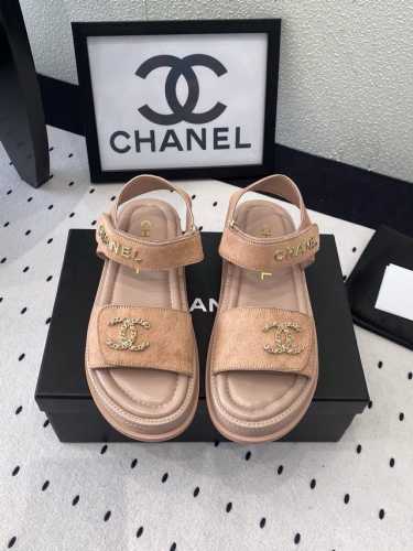 Chanel新款早春凉鞋 各大社交平台走秀爆款 目前最热门凉鞋之一 上脚柔软舒适 意大利进口马毛鞋面 羊皮垫脚 原版开模大底 Size: 35-40 41订做