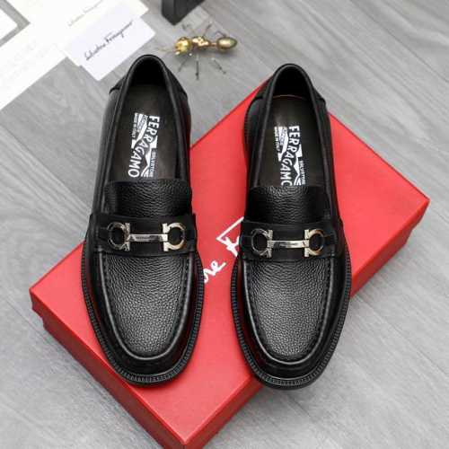 商品商标：Ferragamo 菲拉格慕 ] 商务套脚男鞋 正码码数: 39-45 商品材料：精选 优质荔纹牛皮鞋面 牛皮内里 橡胶大底