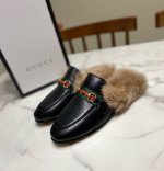 Gucci 古奇 毛毛拖，一款火爆时尚圈的毛毛鞋，佟丽娅.杨幂.娜扎同款，所有网红明星街拍潮人都在穿 鞋面进口顶级牛皮，里垫为托斯卡纳羊毛，真皮大底 Size：