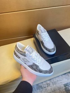 givenchy 纪梵希 -高端品质 原单 -鞋面；纳帕小牛皮、反绒小牛皮、鞋身丝印品牌Logo -内里：品牌网帆布，垫脚；水染牛皮 -大底：超轻Tpr 橡胶;