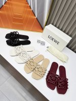 上新啦，Loewe｜罗意威5 春夏新品 本季单品超级有意思全网都火爆了，上脚超Nice今年时髦必备单品 Go 材质：全部采用头层牛皮 码数：35-41 出厂