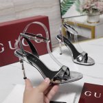 工厂P价 女装女鞋 运动原单 Gucc高端精品 2025春夏新款金属竹节跟一字带凉鞋 竹镜*高跟时装凉鞋原汁原味原单品质每个细节皆经过精心细致打造，可与Zg对比