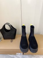 UGG最新秋冬新款女士休闲舒适厚底铅笔靴 材质采用进口皮毛一体 原版防滑橡胶大底！上脚舒适保暖 .款式时髦百搭潮人冬季必备款 颜色：黑色、栗色、 高度：5cm