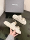 真皮底 * 25p 春夏经典款！ 沙滩鞋全网爆爆爆！专柜最新款，上脚依然让我心甘情愿剁手入，购入手才会知道它的时髦，人气爆款必须得有它排名，四季搭配都无敌了，各