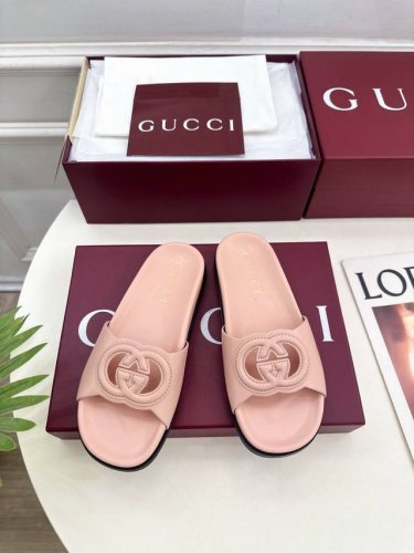 gucci 古驰 25 G家 主打系列终于面世 狠货值得期待 原有的经典 创造新设计 bs新款 双G互扣式镂空拖鞋 代购级别 高级感十足 国内外博主刷爆的一款,