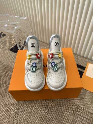 Louis Vuitton．路易威登24新款拱桥底休闲厚底系带 顶级版本 念原版开发做货 此款iv采用抢眼的波浪形鞋底和大型鞋舌，搭载运动气息十足的超弹性风格橡