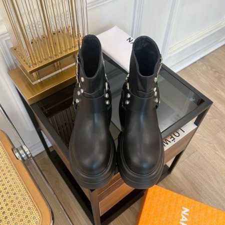 NAKED WOLFE 2024 2024秋冬新品 专柜新款厚底短靴系列 一见钟情 小红书力推款，怎么搭配都好看，时髦精必备，ins国外博主超推荐 全网明星网红 - 点击图像关闭