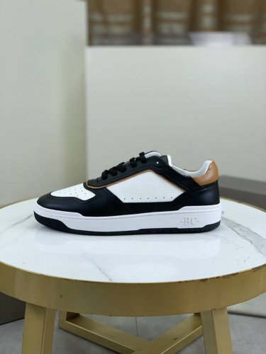 工厂价 Bc新品 Brunello Cucinelli Bc春夏新款男士休闲鞋zg同步发售｜这款本季精美色彩的马裤呢胶底鞋以柔软鞋面材料和绒质感麂皮鞋后跟演绎休