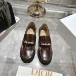 25新款单品 顶级版本 专柜主打新款Miss Dior Street 乐福鞋硬货上新 代购级别 高级感十足 国内外博主刷爆的一款 复古又时髦 上脚美炸了 官网主