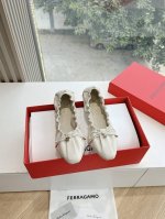 所见即所得G006代购级 原版一比一复刻顶级Ferragamo菲拉格慕女士新版Vara铭牌芭蕾舞平底鞋上脚果然更惊艳~蝴蝶结芭蕾鞋，集美感与于一体的平底鞋，非常