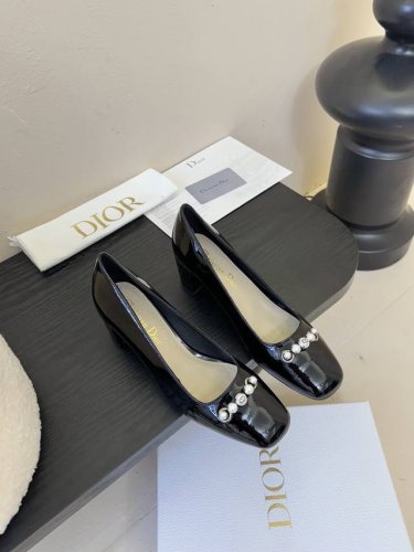 迪奥春夏新款玛丽珍鞋 Cd字母Logo珍珠扣粗跟女鞋 跟高:5.5Cm Size：35-39 40 41定做不退换