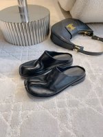 女款 男款 自主品牌 可来样订做自主标 经典款水洗马皮松弛细皱肌理穆勒半拖鞋 固特异工艺作为鞋履制作领域的经典之作 承载的近两个世纪的精湛技艺与传承 其核心特点