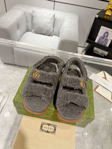 Gucci 女士双G羔毛凉鞋、拉腿增高神器 yp一比一还原，所有细节 材质 舒适度 全部跟原版一样了 复刻度98%。米色美利奴羊毛 橡胶底 码数：35-42 4