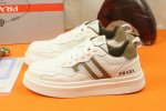 工厂价 高品质 Prada 普拉达新款上市著名奢侈品牌，专柜同步更新，意大利男鞋时尚杂志季刊封面主推款！鞋面采用意大利进口牛皮搭配透气网布面料制作，透气网布内里