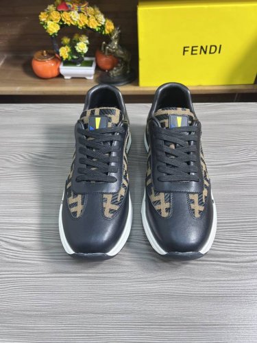 Fendi 芬迪 2024早春 -高端品质 原单 -鞋面：高科技飞织纳米面料 -内里：羊皮内里 -垫脚；超级透气运动网眼 -大底：原版超轻大底 -超高品控 做工