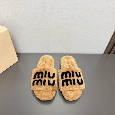 出厂 独家顶级版本 缪缪miumiu2024Vs新款毛拖系列 百搭时髦单品！不管居家还是外穿都是品味的象征性！ 秋冬搭配袜子 那更是太绝太绝了 面料：定制原版羊