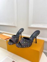 Lv 路易威登 25 2025 早春新款 顶级版本原版一致 专柜主打最新款 Lv X Tm 6Am 村上隆联名款小猫跟拖鞋 硬货上新 Bs代购级别！高级感十足！