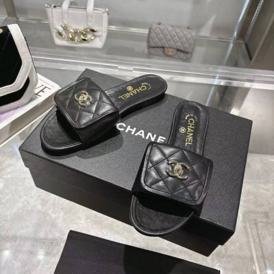 橡胶底 皮底220Chanel香奈儿 25C新款女款 双C书包扣平底凉拖鞋，面料羊皮，颜色：黑色：白色：粉色：杏色，码数：5-40 定做41 42 43定做不退